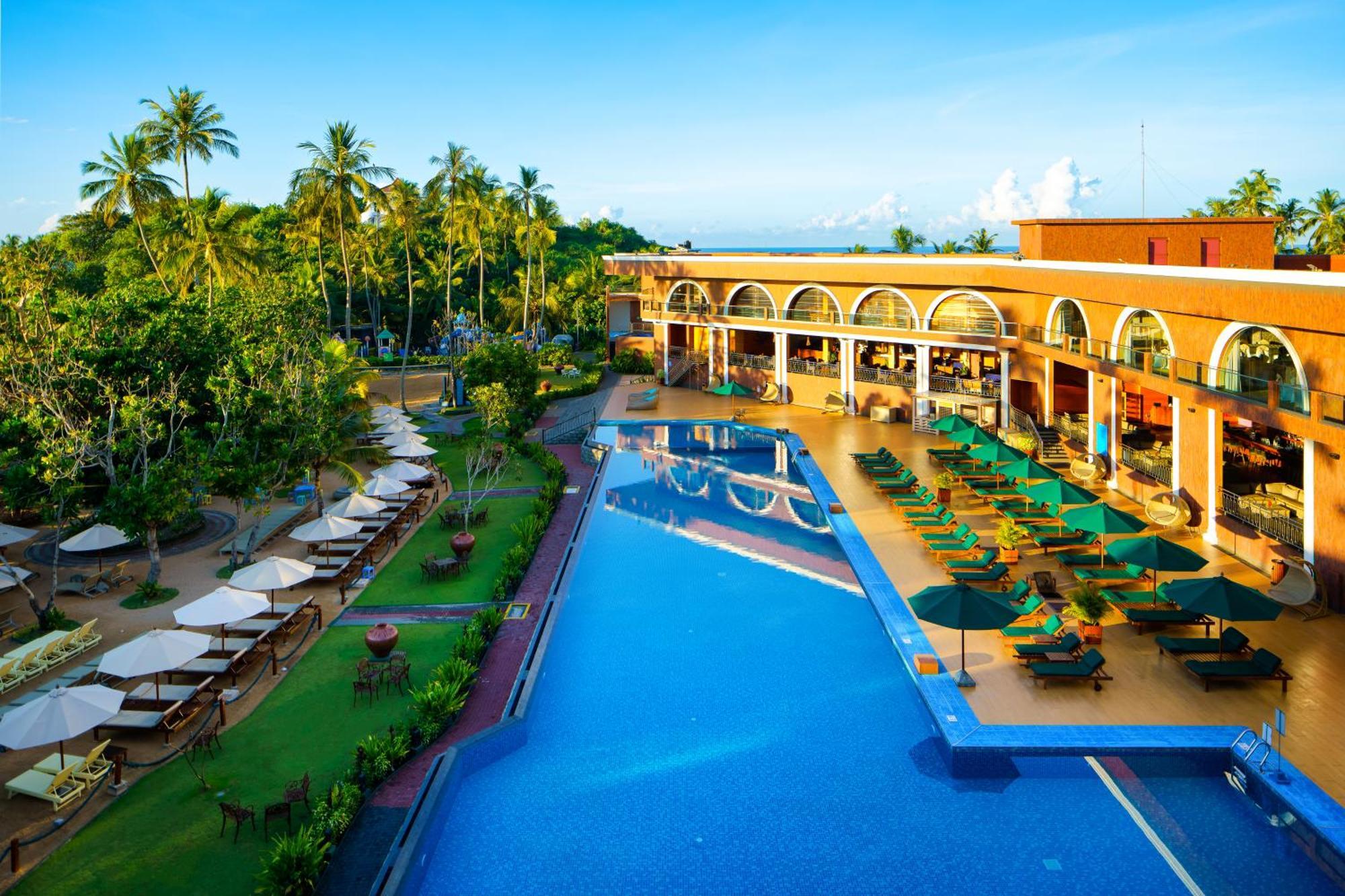 Araliya Beach Resort & Spa Unawatuna- Where You Meet The Sea All Year Exterior foto